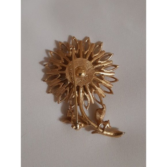 Vintage SWAROVSKI Gold Tone Floral Brooch With Faux Pearl & Opalescent Crystals - Picture 5 of 6
